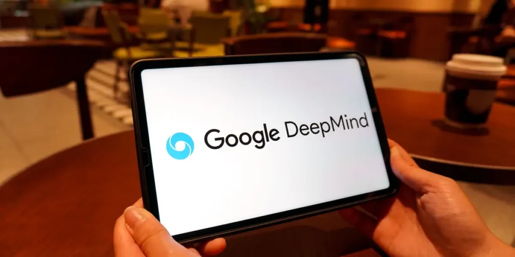 Google DeepMind Economist Warns of an AI ‘Cascade Effect’ on Jobs | Invesloan.com
