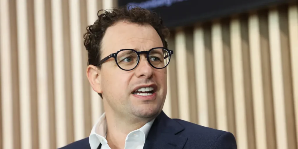 Dario Amodei’s Warnings About His Own Products Come Back to Bite Him | Invesloan.com