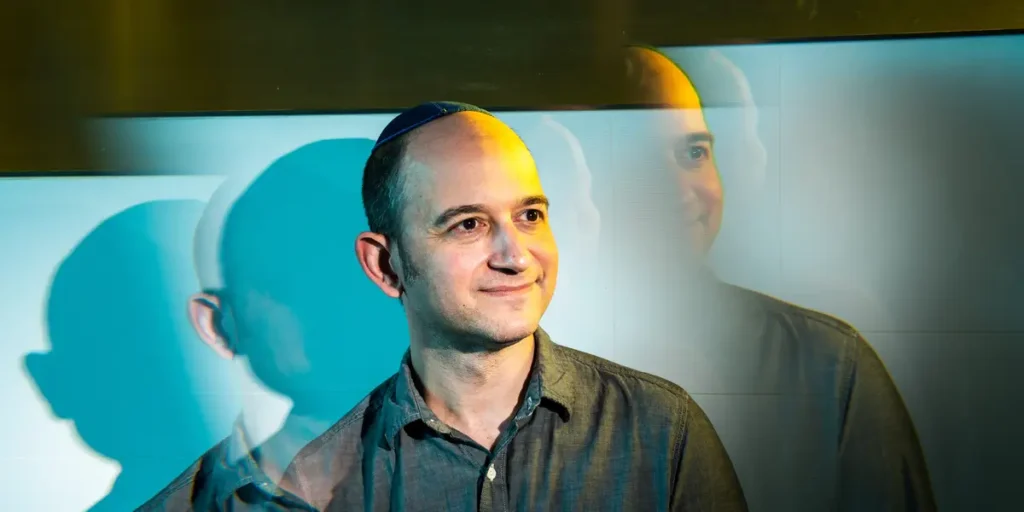 A Google Veteran Who Founded Character.AI Is Jumping to OpenAI | Invesloan.com