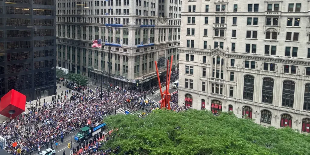 Hottest Office Perk Today: a View of Knicks Parade | Invesloan.com