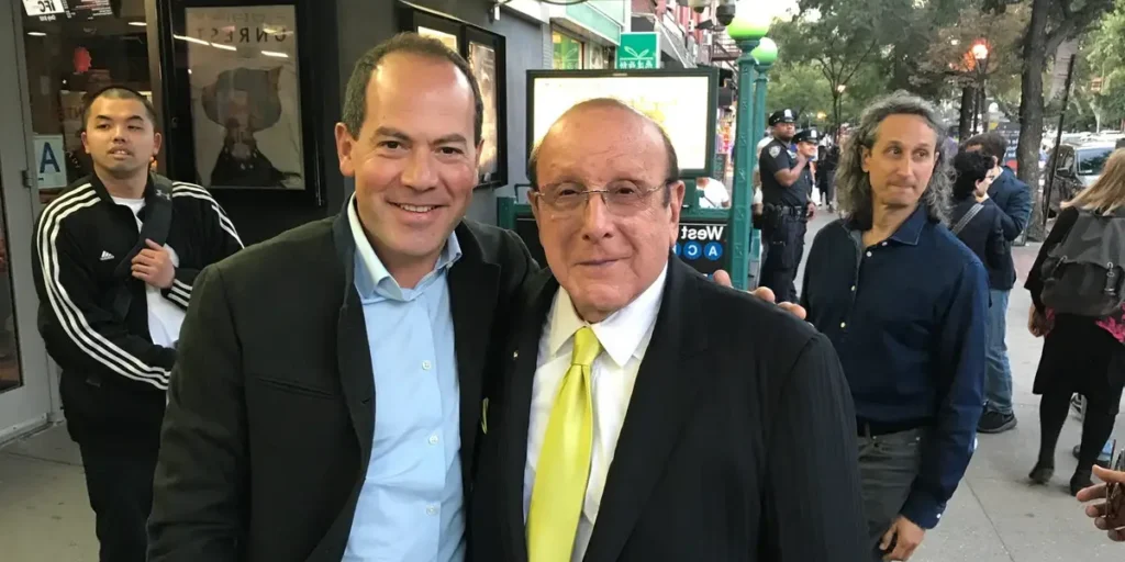I’m a Lifelong Friend of Clive Davis. His Advice Helped My Career. | Invesloan.com