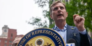 DOJ Investigates Coffee Shop Ban of Dan Goldman Over Israel Support | Invesloan.com