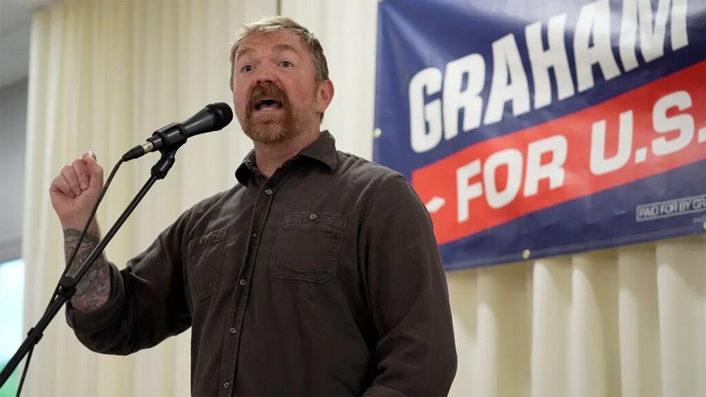 Graham Platner faces Maine main amid scandal in bid to oust Collins | Invesloan.com