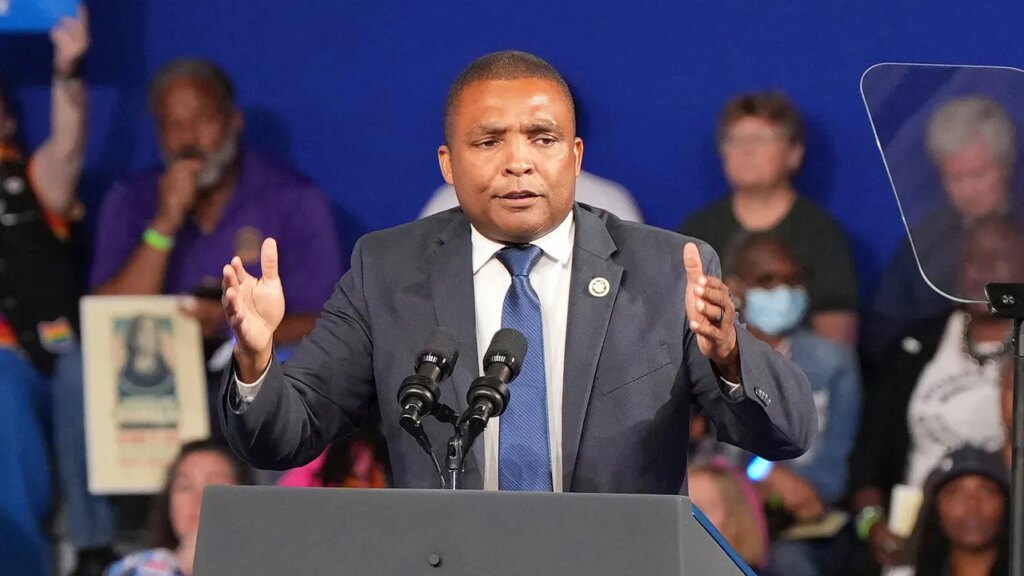 Rep Don Davis spent $40K in taxpayer funds on workplace refurbishing | Invesloan.com