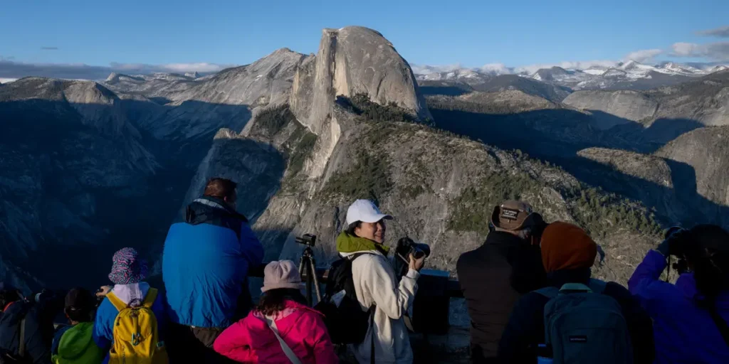 What to Expect at National Parks This Summer: Crowds, Fewer Reservations | Invesloan.com