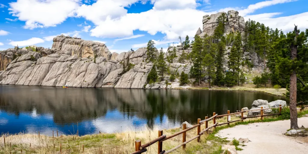 Best State Parks in US to Visit, From Woman Who Visited All 50 States | Invesloan.com