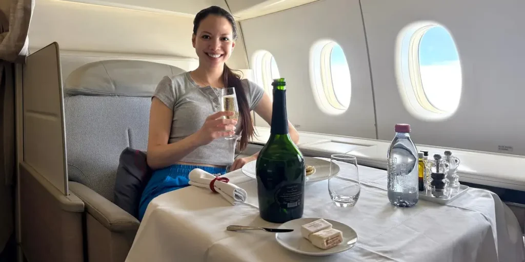 I Flew in Most Exclusive First Class for $15,000: Air France La Première | Invesloan.com
