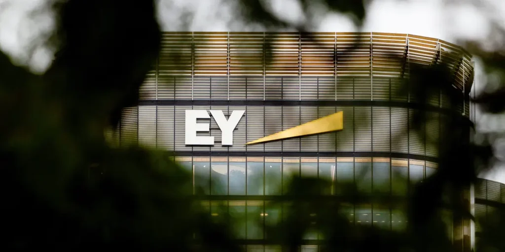 EY Says Its ‘Invisible’ Router Has Helped Cut Token Consumption by as much as 60% | Invesloan.com