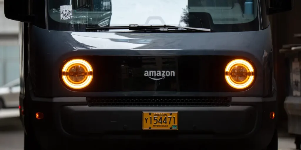 Amazon Is Investing $1B in a New Role. Here’s What the Job Entails. | Invesloan.com