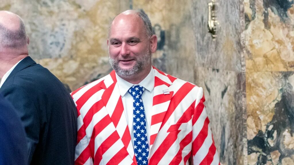 Republican lawmaker ejected from Pa. State House over patriotic swimsuit | Invesloan.com