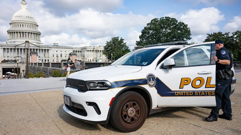 Armed man arrested at U.S. Capitol safety barricade with firearm | Invesloan.com
