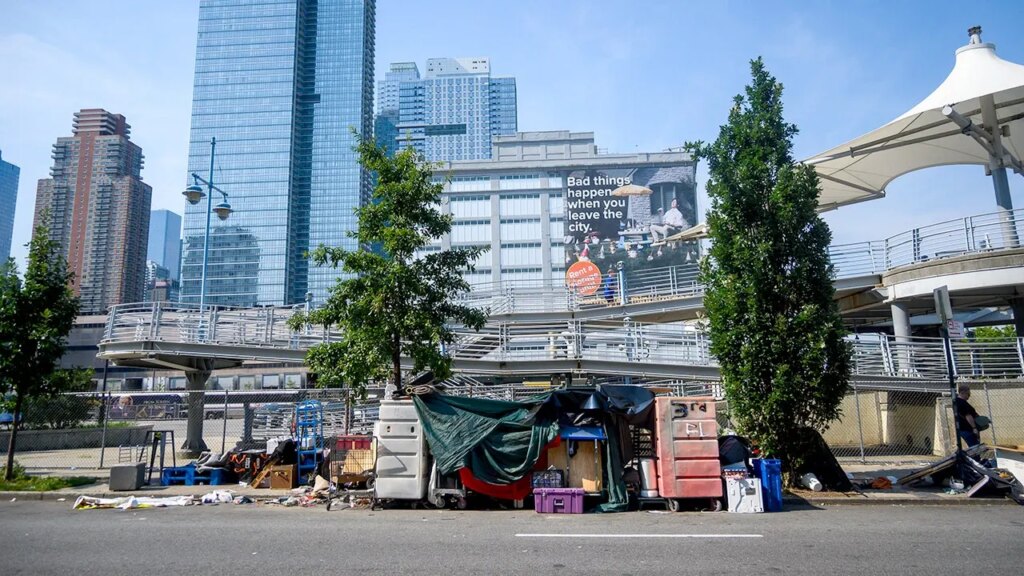 Mamdani’s encampment coverage attracts criticism close to the Intrepid Museum | Invesloan.com