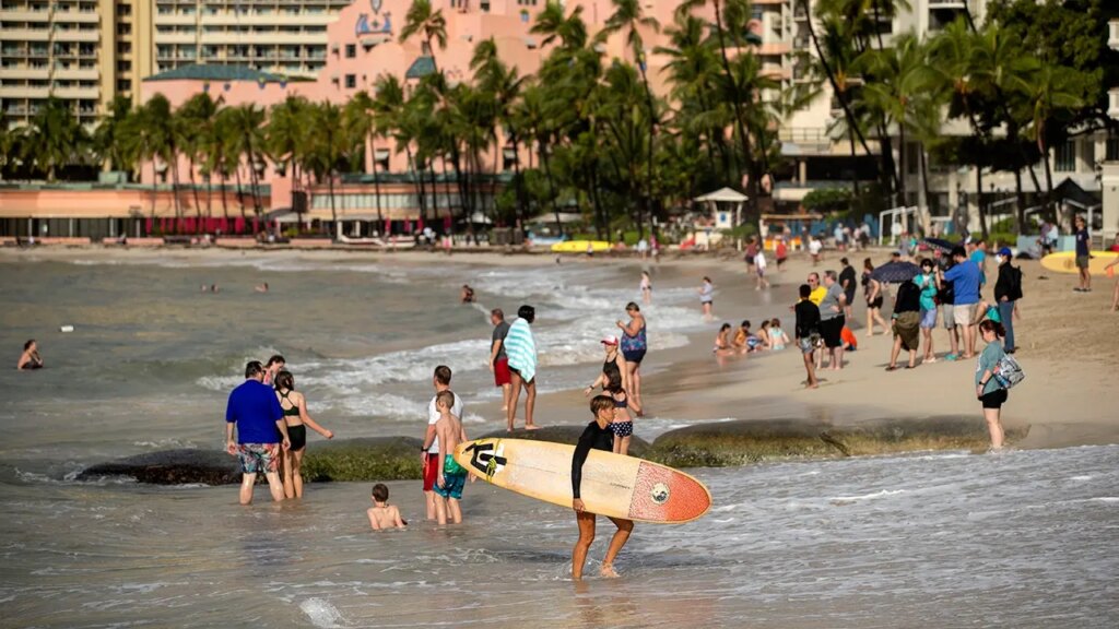 Tulsi Gabbard’s brother charged with allegedly luring kids in Honolulu | Invesloan.com