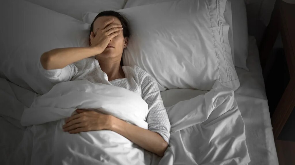 Sleep deprivation linked to weight achieve and bigger waistline, research finds | Invesloan.com