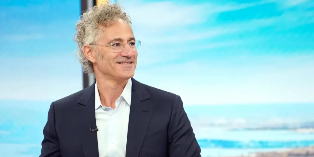 Alex Karp Says Palantir Crushed Earnings With ‘Shrinking’ Sales Team | Invesloan.com
