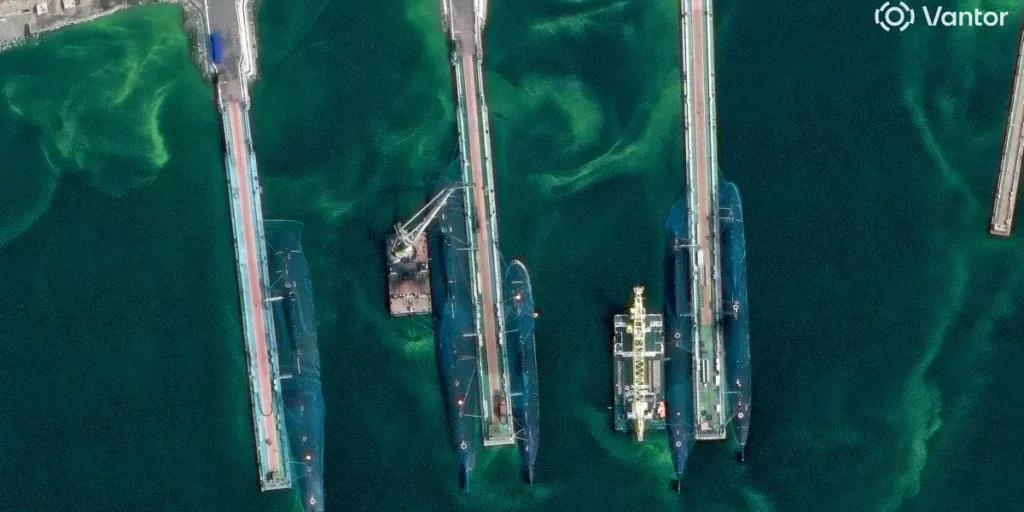 Images: Russia Put Anti-Drone Nets on More Submarines at Pacific Base | Invesloan.com