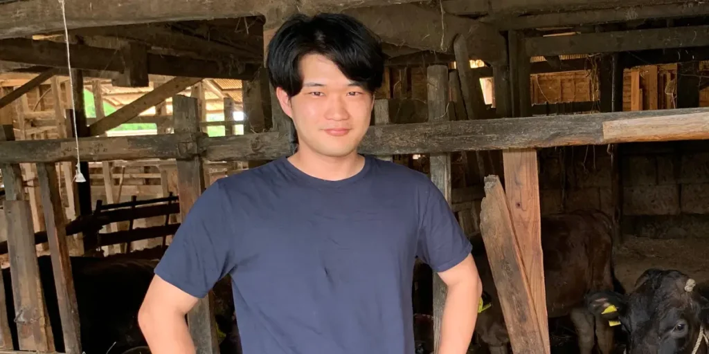 He Moved Back to Japan for a New Career: His Grandparents’ Wagyu Farm | Invesloan.com