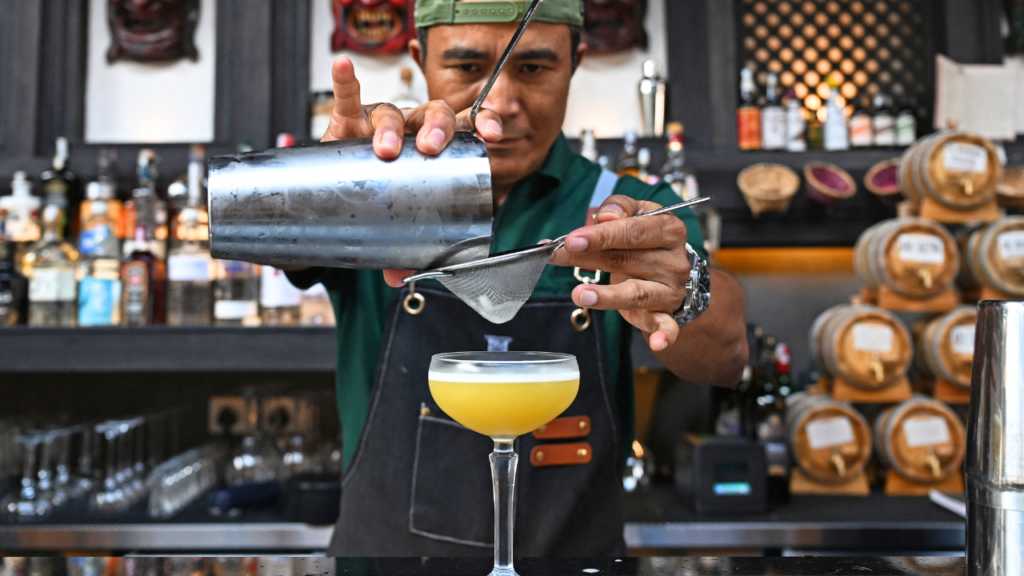 Trump tariff on Canadian spirits might hit US bars and eating places | Invesloan.com