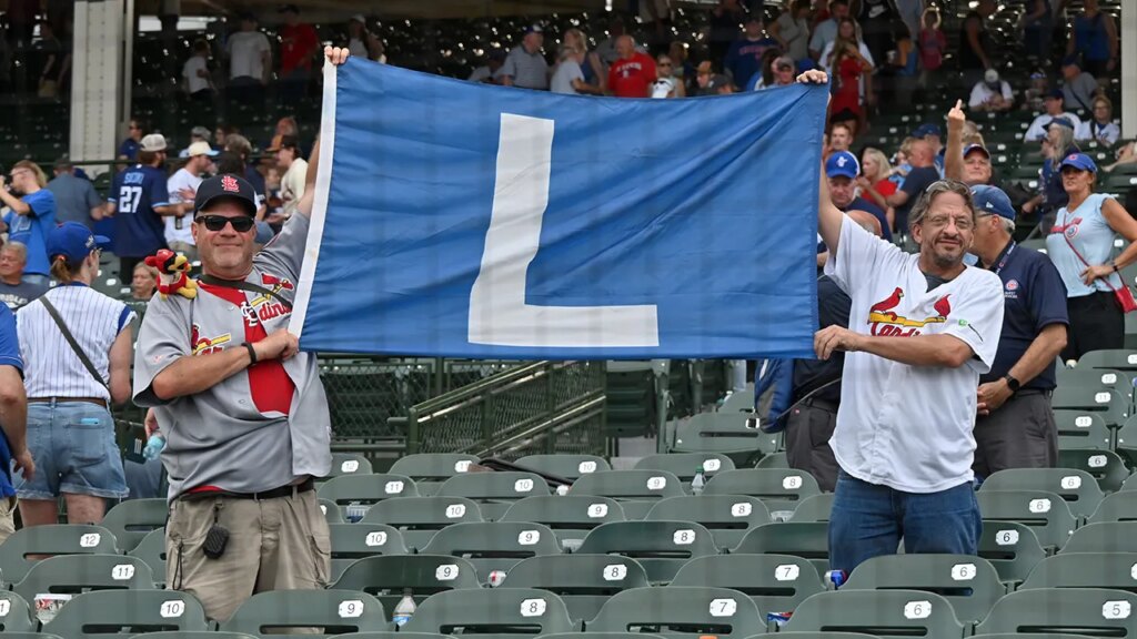 Cubs followers get into nasty brawl in bleachers, SMU’s soccer cheerleaders are dialed in & Baker will get tricked | Invesloan.com