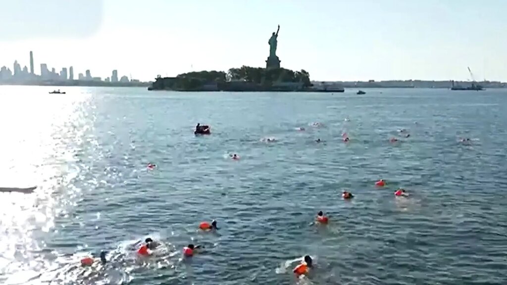 Navy SEALs, veterans honor fallen service members at NYC SEAL Swim | Invesloan.com