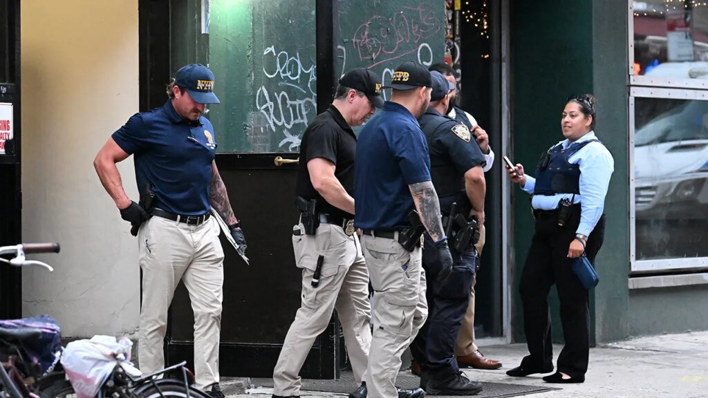 NYPD fatally shoots man armed with butcher knife on Lower East Side: police | Invesloan.com