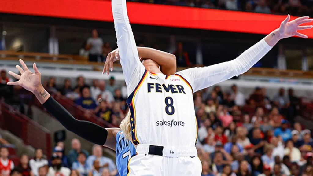 Sophie Cunningham speaks out in opposition to DiJonai Carrington after flagrant foul and ‘White privilege’ publish | Invesloan.com