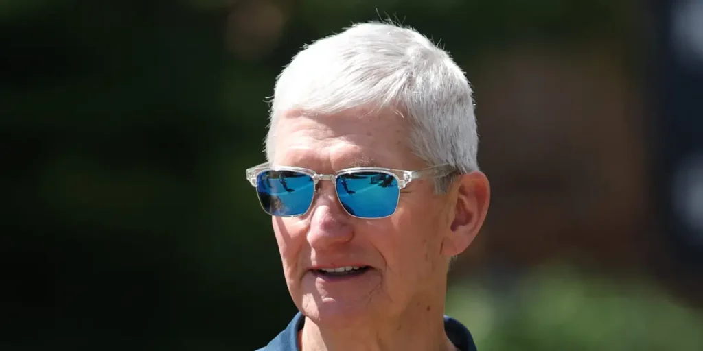 Tim Cook Scores $47 Million Pay Deal to Remain Apple’s Chairman | Invesloan.com
