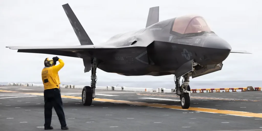 Harrier Pilots Must Unlearn Old Instincts to Fly the F-35 | Invesloan.com
