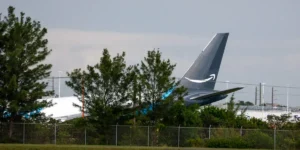 An Amazon Prime Air Plane Overshot a Runway and Crashed in Miami | Invesloan.com