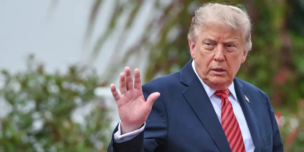 Trump Lashes Out at Anthropic CEO Dario Amodei | Invesloan.com
