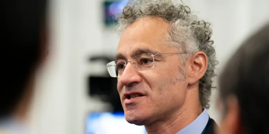 Palantir CEO Says AI Safety Debate Is About Nationalizing AI Labs | Invesloan.com