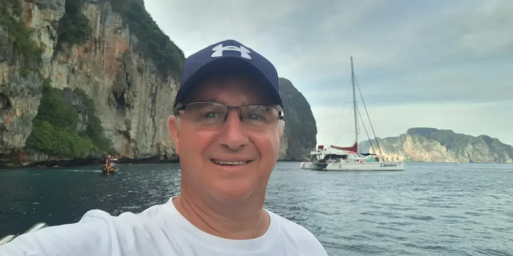 He Left the US for the Philippines and Found the Community He Wanted | Invesloan.com