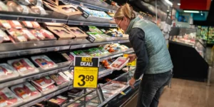 Grocery Sellers Tout Savings to Attract Cash-Strapped Shoppers | Invesloan.com