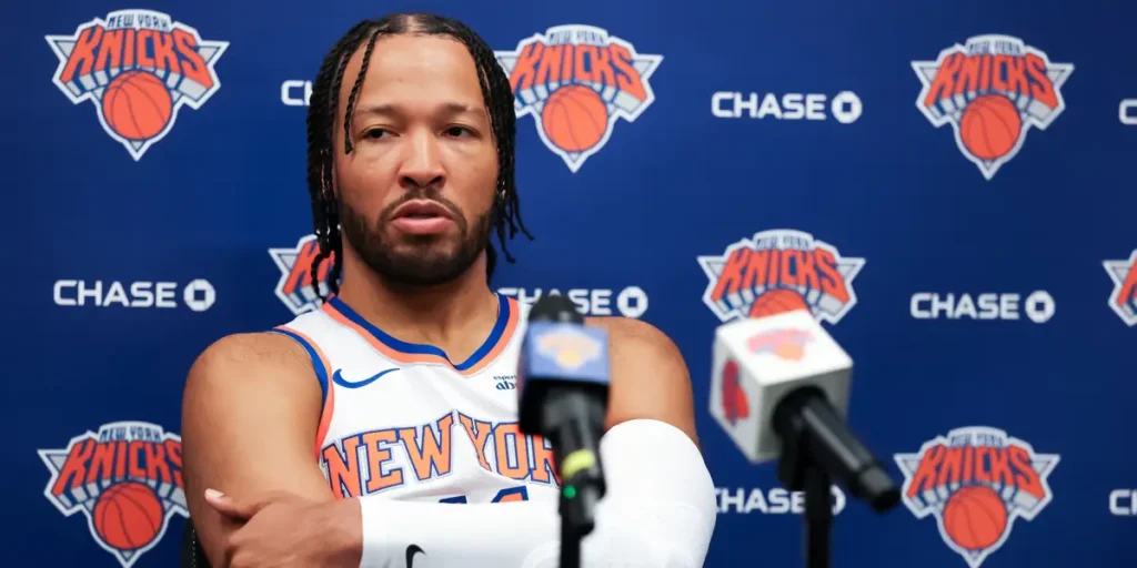 Jalen Brunson Said Having the Right Friends Kept Him Focused on His Goals | Invesloan.com