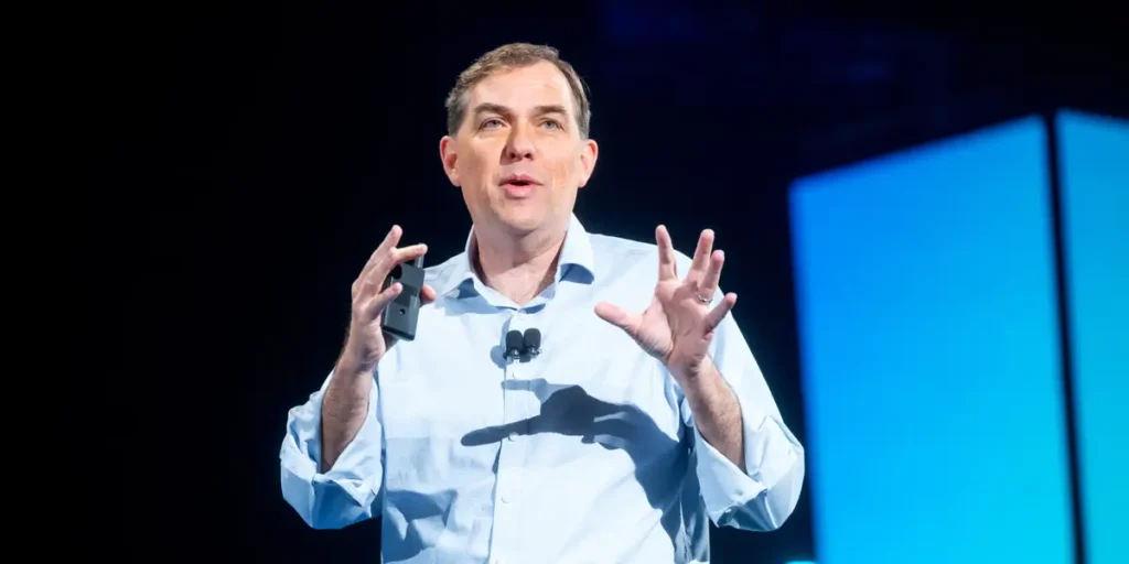 Amazon Comes Out Swinging Against Data Center Moratoriums | Invesloan.com