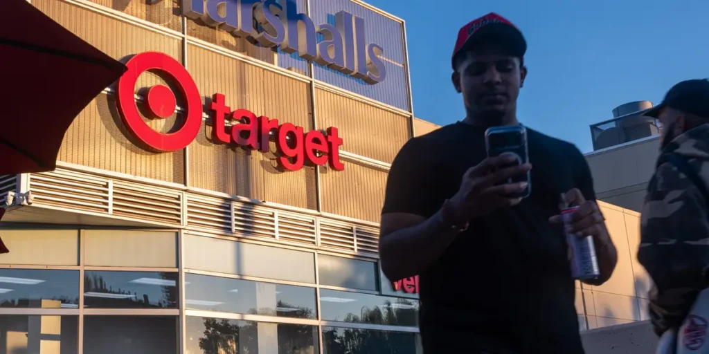 Target Rolls Out AI Shopping Assistant As Part of Holiday Push | Invesloan.com