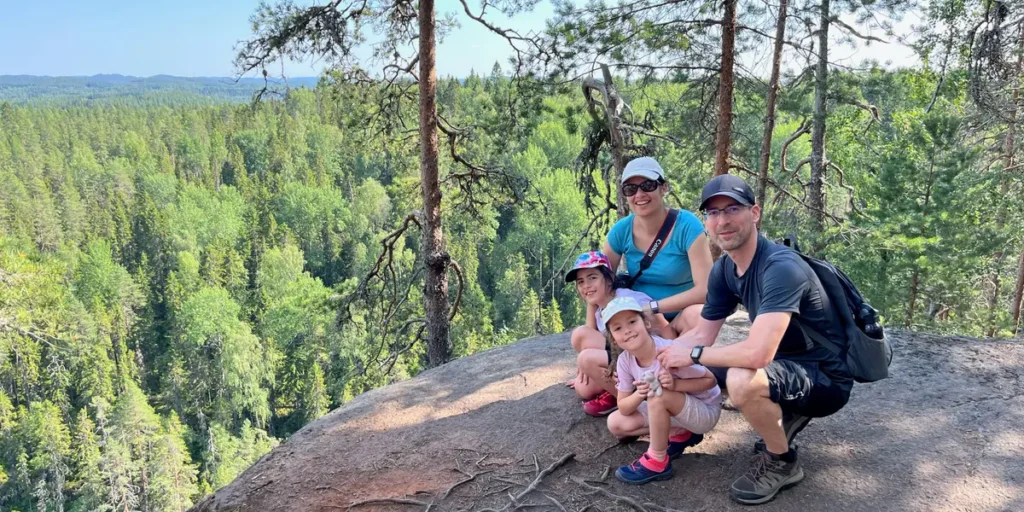 Hiking With Kids Can Be Be Miserable, 4 Tips Made It Better | Invesloan.com