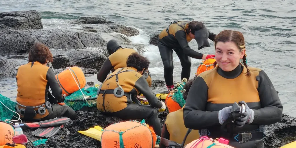 She Moved to Korea to Teach English; Now She’s a Freediver on Jeju | Invesloan.com