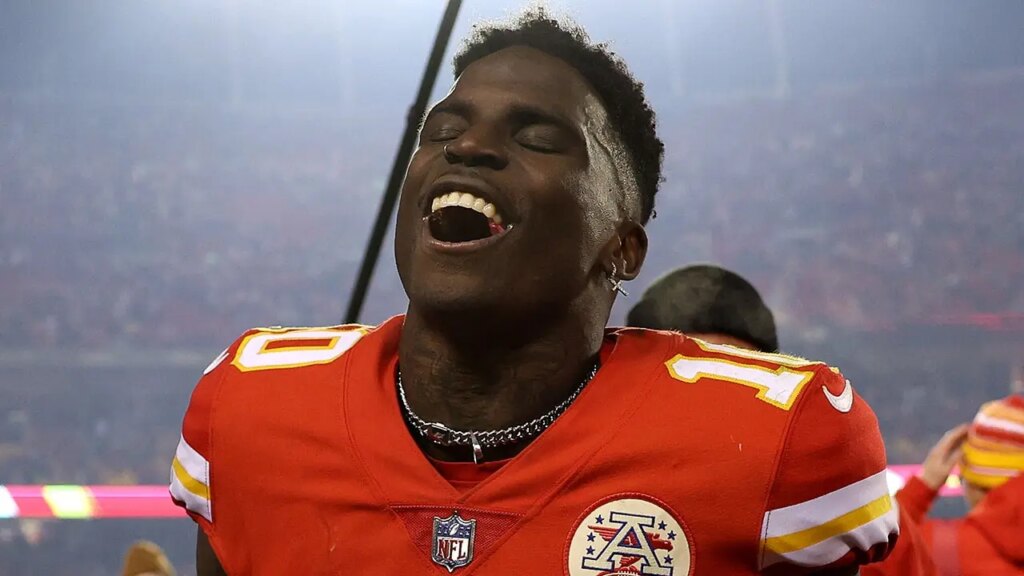 Tyreek Hill fuels Chiefs reunion hypothesis with cryptic submit as previous group loses two receivers to damage | Invesloan.com