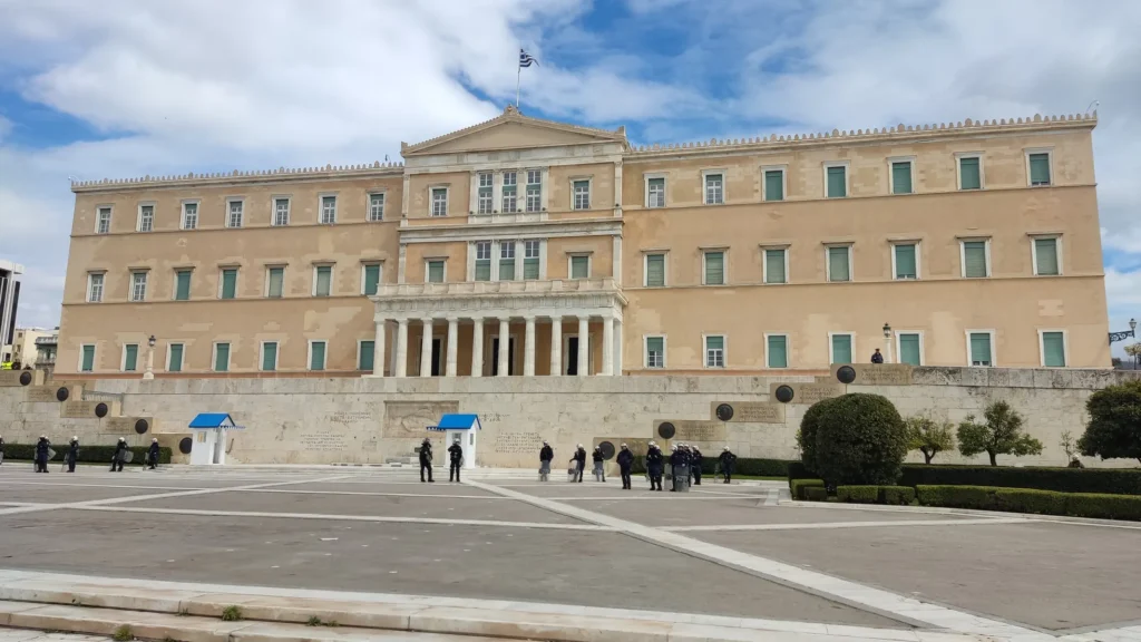 Greece Crypto Tax Proposal Would Exempt First €500 in Annual Gains | Invesloan.com