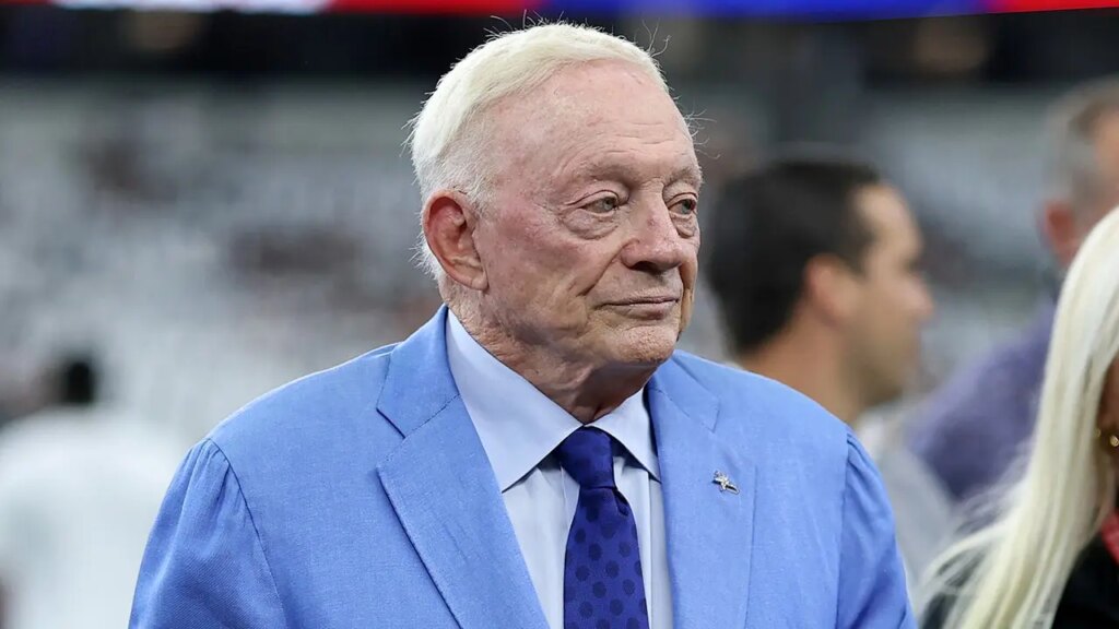 Jerry Jones slams desk after Dak Prescott throws important late interception in brutal Cowboys loss | Invesloan.com