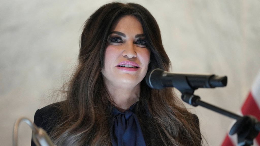 Guilfoyle accused of in search of $100K bank card bailout from donor | Invesloan.com