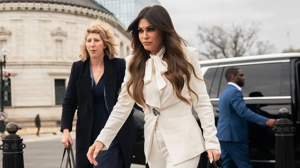 Kimberly Guilfoyle faces Senate probe over affect peddling report | Invesloan.com